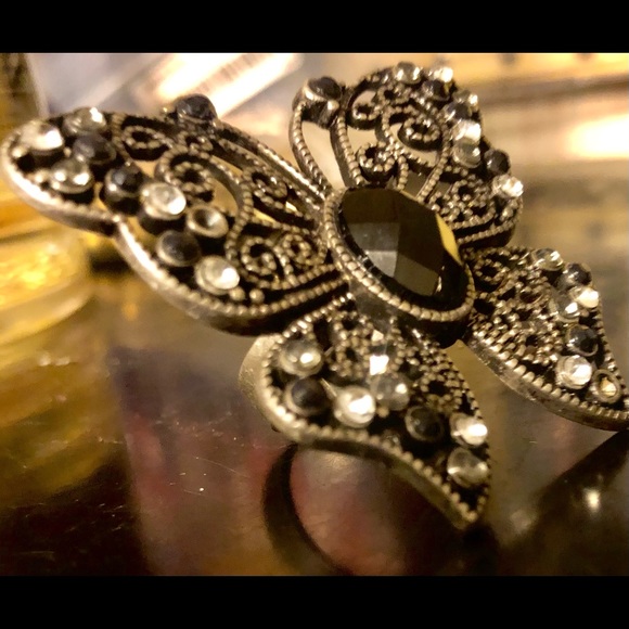 Rings - Picture 4 of 7